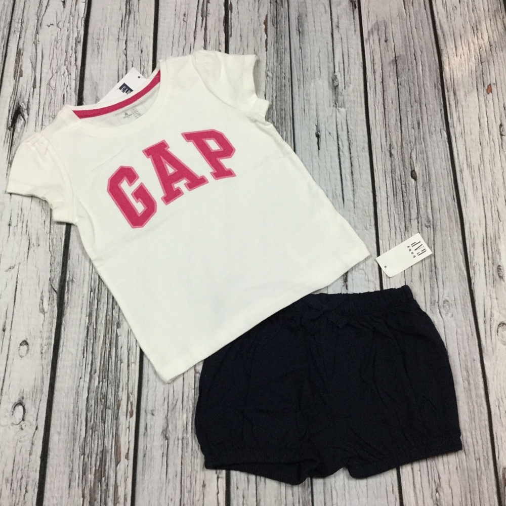 Gap Girls 18-24M Logo Shirt & Blue Shorts